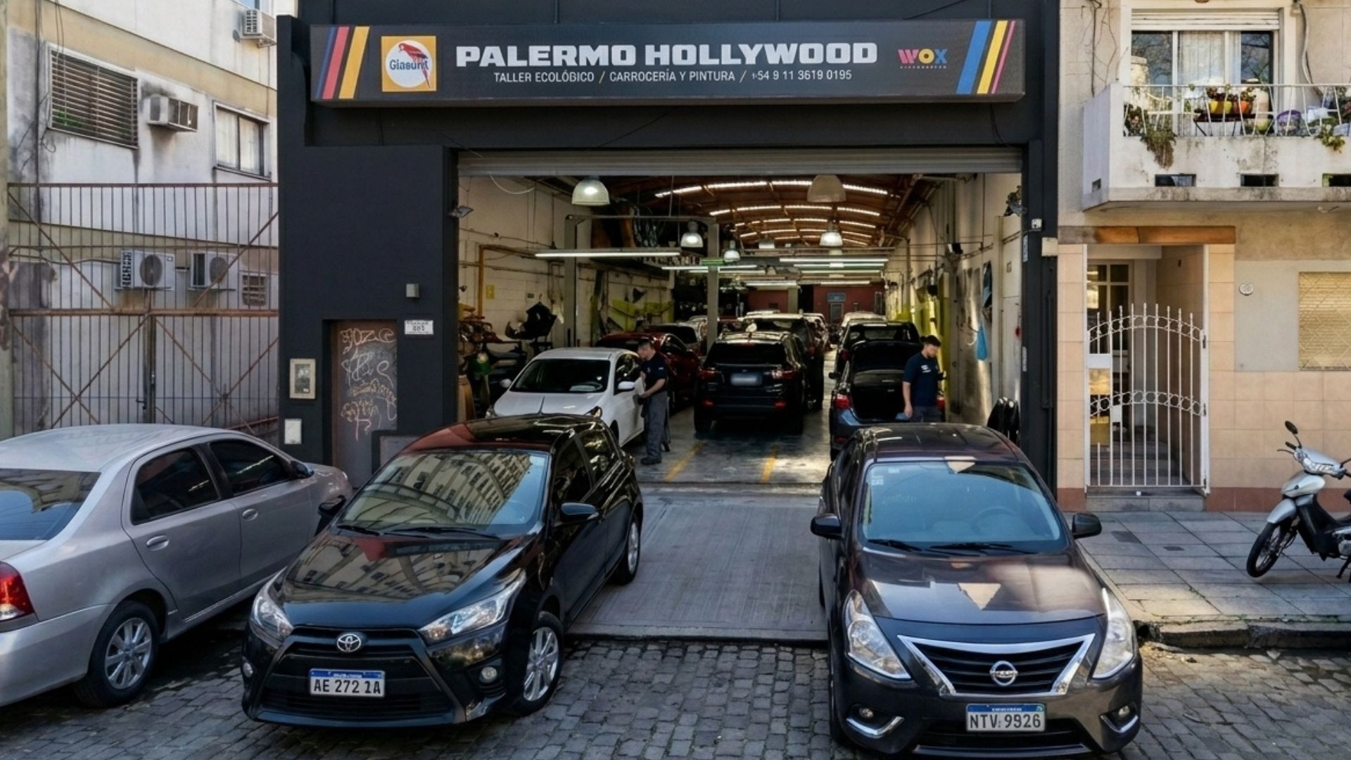 Entrada del taller en Castillo 533, Villa Crespo
